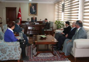 Öztürk'ten öğrencilere övgü